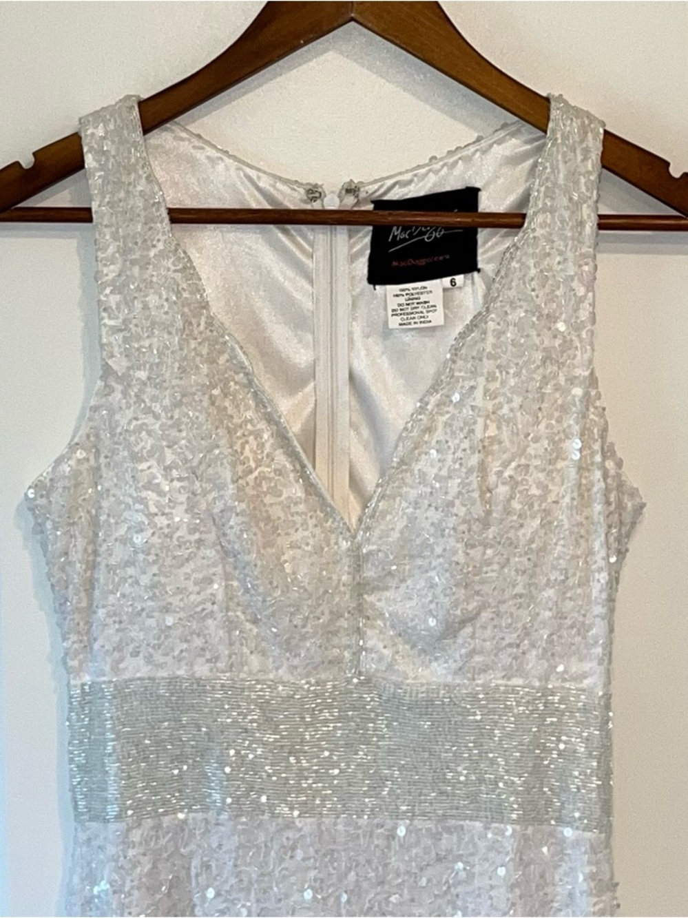 Mac Duggal Sequin Sleeveless V Neck Column White Gown & Beaded Belt Formal - Picture 8 of 10